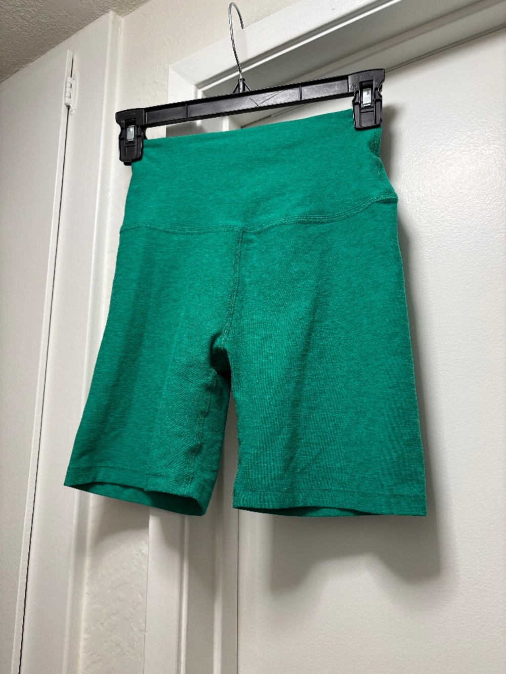 Beyond Yoga kelly green bike shorts - size small